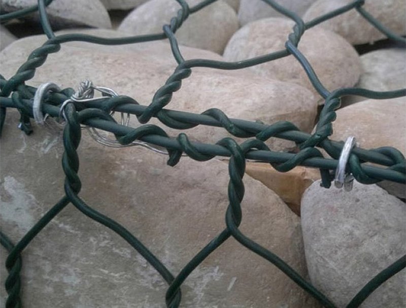 PVC Anti-Erosion Gabion Mesh 80mm x 100mm mesh, used for slope and riverbank protection.