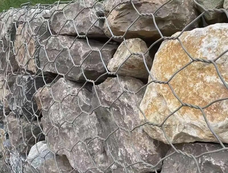 Embankment Reinforcement with Twisted Gabions. Size: 2×1×1 m, 3×1×1 m, 4×1×1 m

