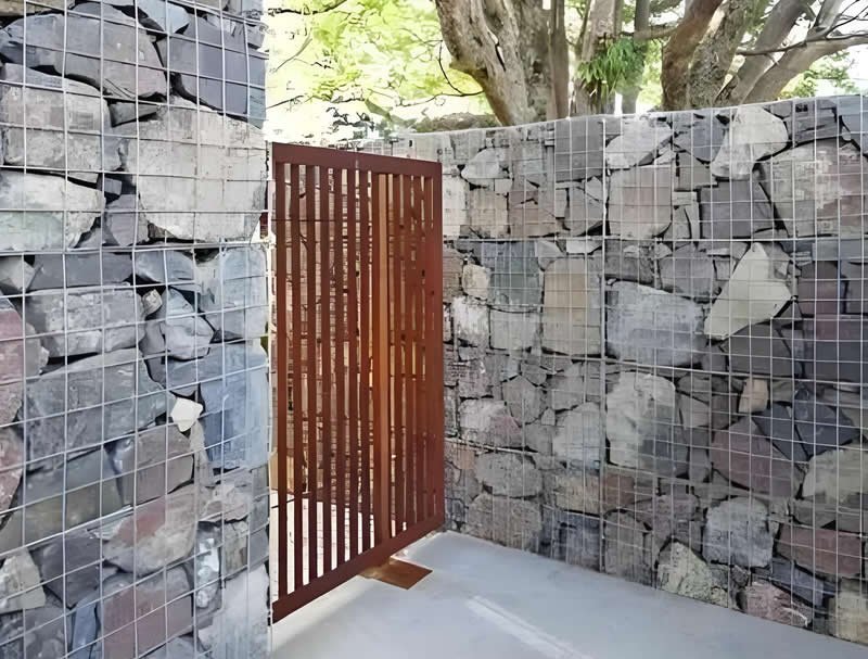 Versatile welded mesh gabions for civil and landscaping projects. 